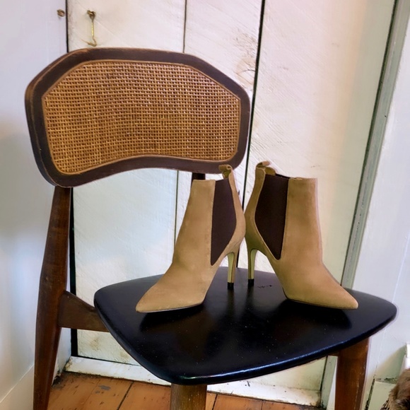 Nine West Joliee Tan Suede Ankle Boots Sz 35.5/5.5 - Picture 1 of 4